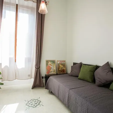 Art Nouveau Colosseo Bed & Breakfast Rome